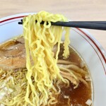 Araya Shokudou - 特製醤油ラーメン　麺アップ