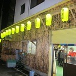 外ののぼり。結構アジアンっぽい。