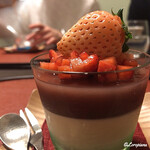 御料理 寺沢 - 餡とﾌﾞﾗﾏﾝｼﾞｪ､苺と白い苺