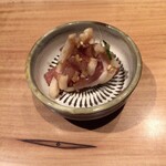 焼き鳥 とりら - お尻の肉の刺身　弾力があって美味しい