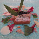 DANZERO - 仏産フォアグラと煮穴子、古代米のテリーヌ　ビーツのクーリ　山葵のアクサン
