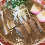 ラー麺 ずんどう屋 - 醤油豚骨ラーメン820円