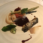 レストラン マノワ - ムニュールミエール５８０８円（総額）。静岡県下田の金目鯛ポワレ。お魚も美味しいですが、ラタトゥイユと茄子のミルフィーユなど、付け合わせのお野菜が、とーっても美味です（╹◡╹）（╹◡╹）