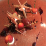 レストラン マノワ - ムニュールミエール５８０８円（総額）。そのまま、ムース、ソルベと、さくらんぼを堪能できます（╹◡╹）