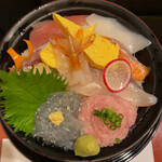 鮨懐石 みどり - シラス、マグロ、イカ、サーモンなどなど。