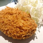 RESTAURANT Shin - 大皿にドンとのった「ミンチかつ」