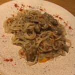 アニマリベラ - イタリア産ポルチーニ茸のソース　2,500円 好みのソース。太麺のパスタにソースがよく絡まっています。 ２人で丁度よい量でした。