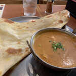 セワ - Aセットでチキンカレーとナン