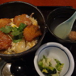 13141280 - ホタテと鮭の卵とじ丼：７５０円