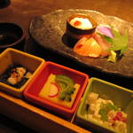 個室和食 紅炉庵 - 熊本産菊池牛コース　税込 ３，９９０円 、先付（'13.05月より）