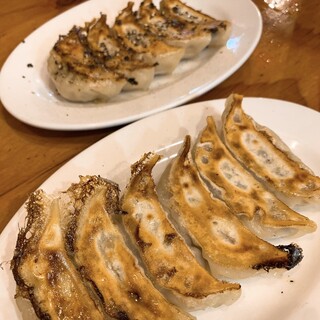 餃子好きなら必見 大阪府内のキタ ミナミのおすすめ店15選 食べログまとめ 餃子好きなら必見 大阪府内のキタ ミナミのおすすめ店15選 食べログまとめ