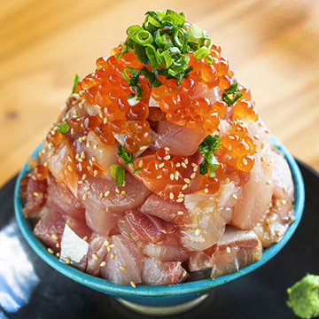 写真 熱海駅前 おさかな丼屋 熱海 海鮮丼 食べログ