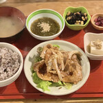 soto - 生姜焼き定食
めかぶ追加