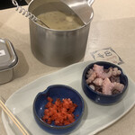 串カツ田中 - セルフたこ焼きの具材　タコと紅生姜
            タコは20個ちょうどでした。