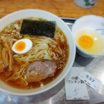 昭島大勝軒 - 小盛ワンタン麺+生卵 900円+50円