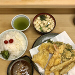 いもや - 天ぷら定食750円に琵琶湖産の稚あゆ＋250円ご飯大盛サービス1000円税込