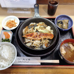 おばんざい久兵衛 - 鮭チャンチャン焼きセット　900円