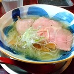 さんくるげ - チャーシュー塩らぁ麺を斜めから❗️