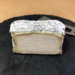 Fromagerie Hisada - トレフル、断面。