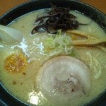 総本家しなとら - 豚骨ラーメン