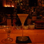 マティーニのオリーブは別出し仕様です。