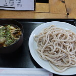 のり兵衛 - きのこ肉汁うどん（中）