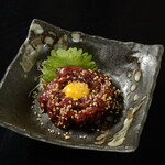串焼き居酒屋 竜美亭 - 馬ユッケ