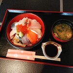 Kurashiki Taishuu Kappou Sennari - 海鮮丼（800円）2020年6月