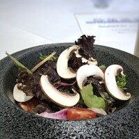 Roji銀 - ＊新鮮なマッシュルームたっぷりで、ドレッシングもいい味わい。