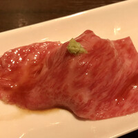 焼肉 じゅん - 小形牧場牛の肉寿司