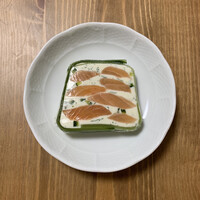 レザンファン ギャテ - スモークサーモン、香草入りクリームチーズのテリーヌ