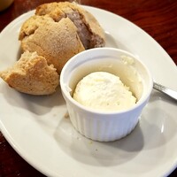 カルネジーオ イースト - 