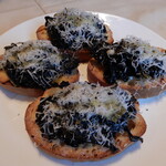 ラ ボッテガ デル オーリオ - イタリア原産黒キャベツのクロスティーニ