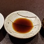 馳走 啐啄一十  - 薬味
      オリジナル調合の醤油
      31年間継ぎ足しのポン酢
      真妻山葵(静岡県伊豆天城産)
      塩(地中海キプロス産)