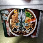 麺屋 六感堂 - ファミリーマート限定発売の山椒ブラック