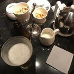 Sheraton Hong Kong Hotel & Towers - ビールと紅茶