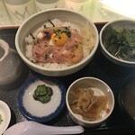 和食ごはんと酒 縁 - 「海鮮バクダン丼」（970円）