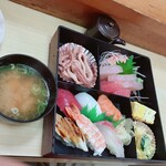 魚萬 - 寿司弁当