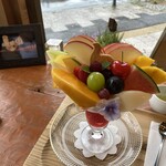 フルーツ いわなが - フルーツパフェ２５００円