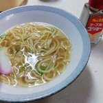 広島屋 - 胡椒で味変