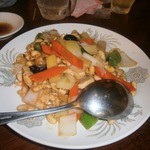 中華家庭料理 雲海 - 鶏肉とカシューナッツ炒め（735円）①