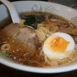 中華家庭料理 雲海 - ラーメン（420円）