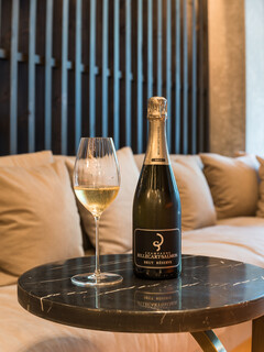 Jose Luis Karuizawa - 샴페인