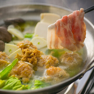 You can choose from two types of base! Try the hot pot course that is perfect for winter.