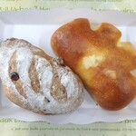 パンパカ パン - 料理写真:クランベリーとクリームチーズ￥260、クリームパン￥140