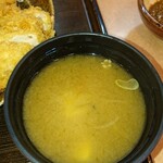 Tonkatsu Izumi - 味噌汁は出汁が利いていて味噌の香りが良い。