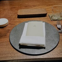 cenci - テーブルにナプキン、本日のメニュー