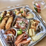 和フレンチ カドヤ - お料理名が貼られています