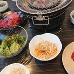 炭火焼肉 邑 - 