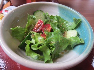 田園茶屋　いとわ - 朝食プレートのサラダは野菜たっぷりのサラダ。でも胡瓜だけは食べれないんでパス（涙）